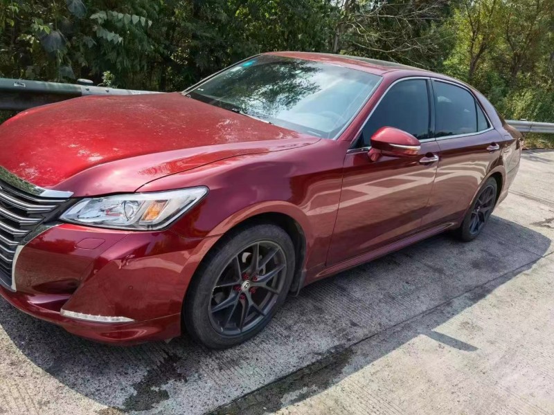 邵阳16年丰田皇冠3