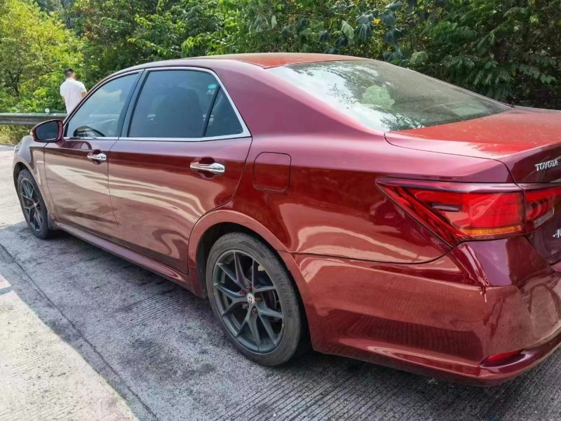 邵阳16年丰田皇冠8