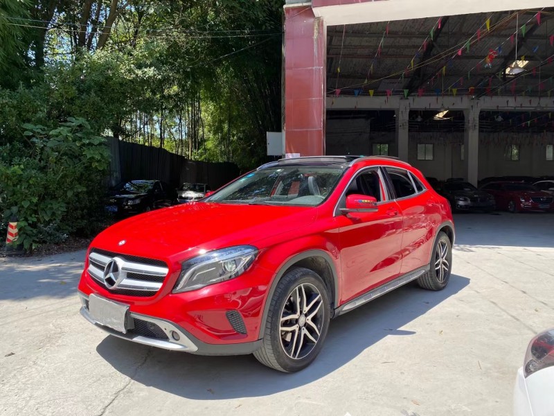 成都17年奔驰GLA1