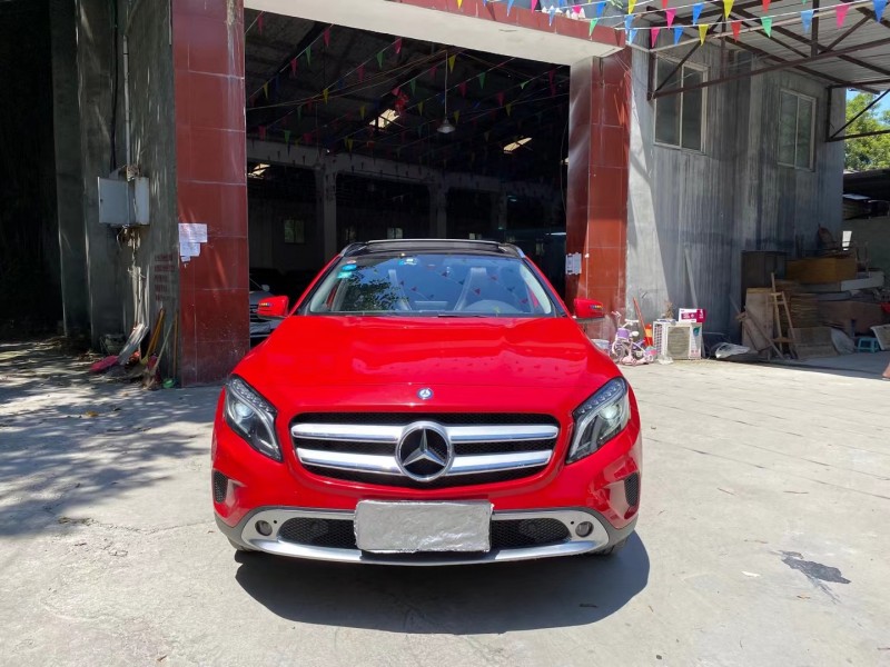 成都17年奔驰GLA2