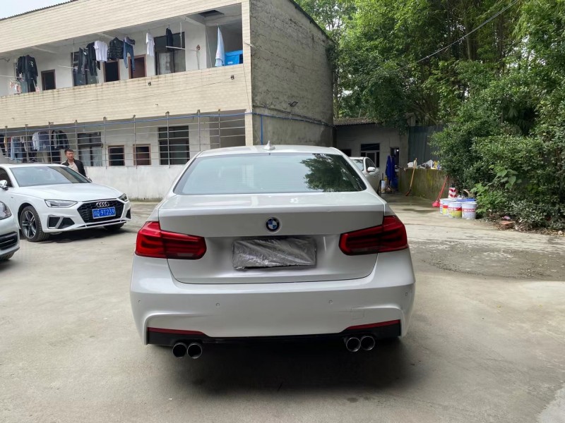 成都16年宝马3系8