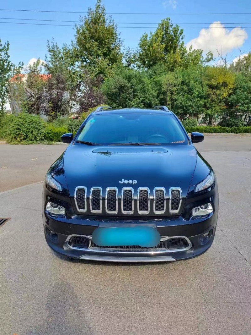 淄博17年Jeep自由光1