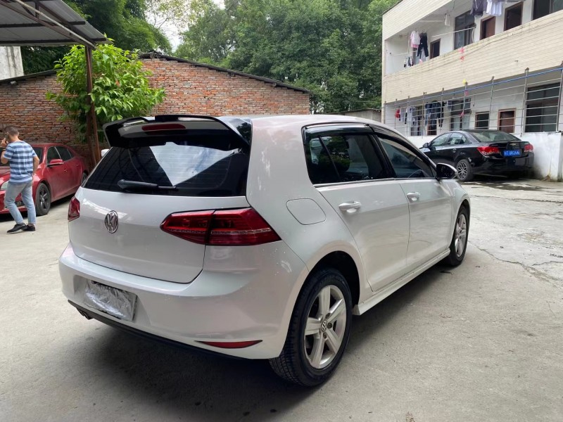 成都16年宝马3系5