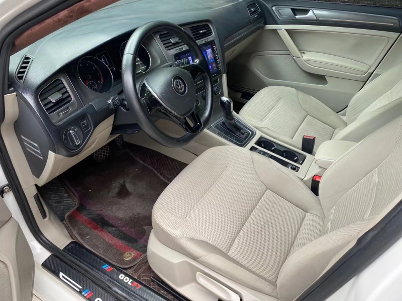 成都16年宝马3系6