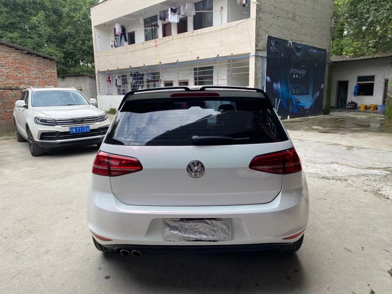 成都16年宝马3系9