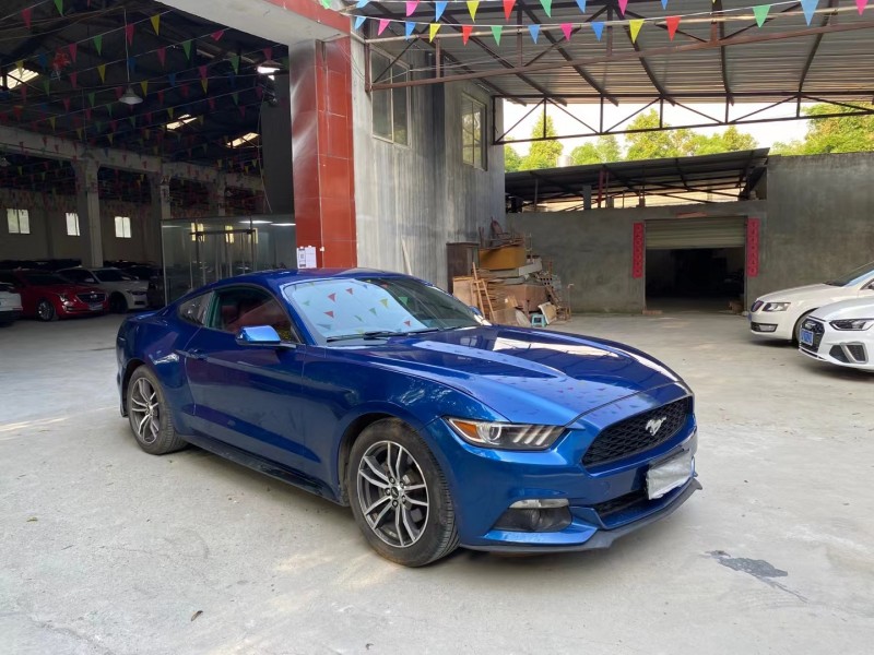 成都17年福特野马2