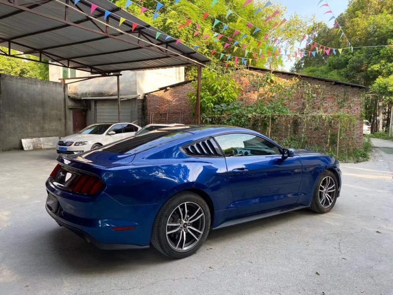 成都17年福特野马7