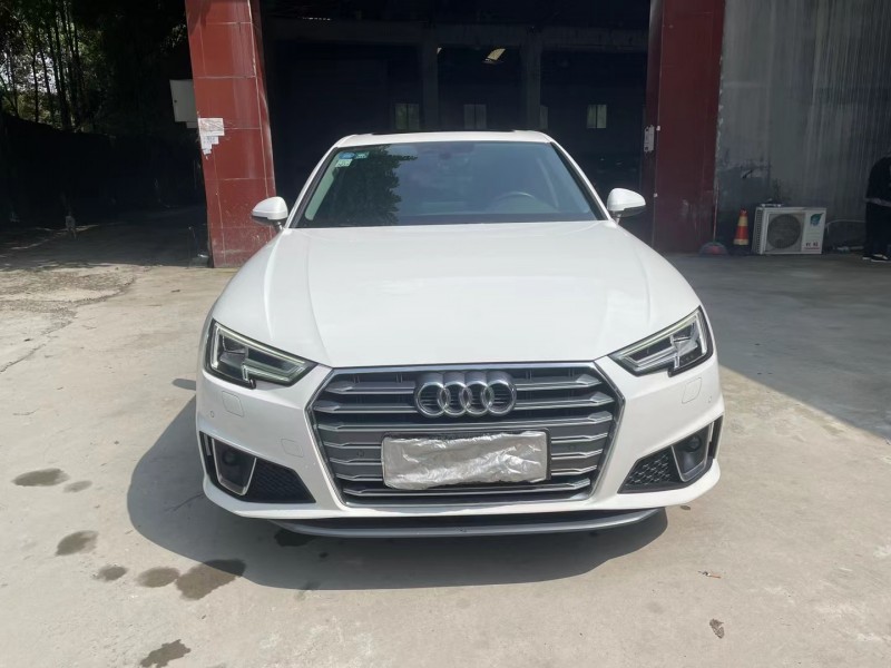 成都19年奥迪A4L1