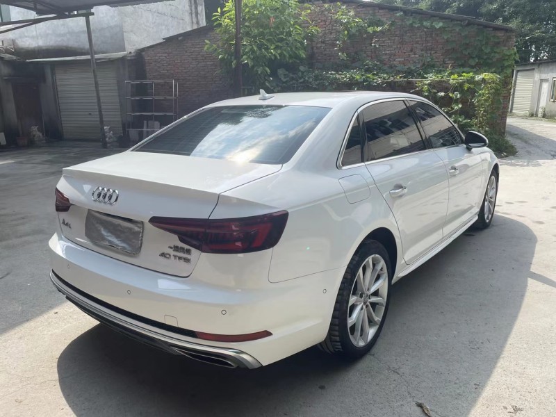 成都19年奥迪A4L6