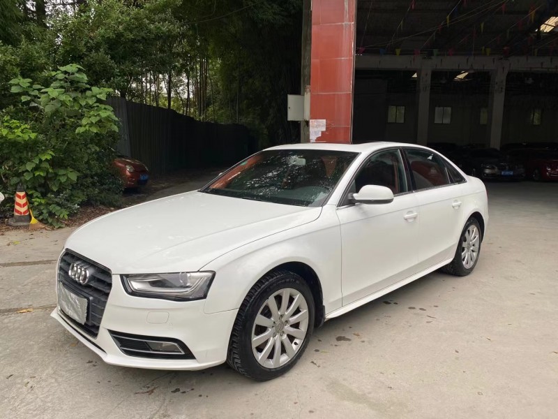 成都14年奥迪A4L4