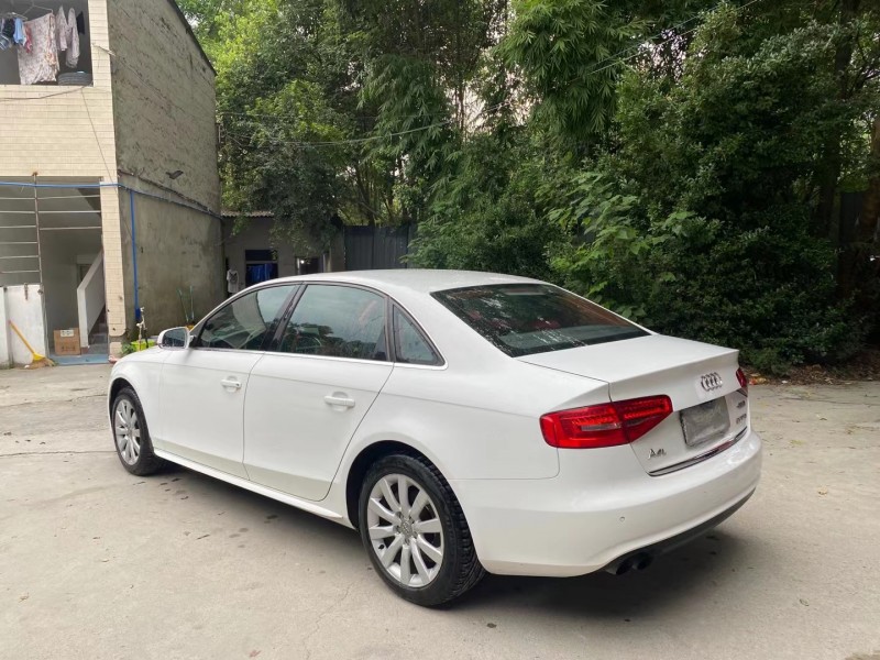 成都14年奥迪A4L9