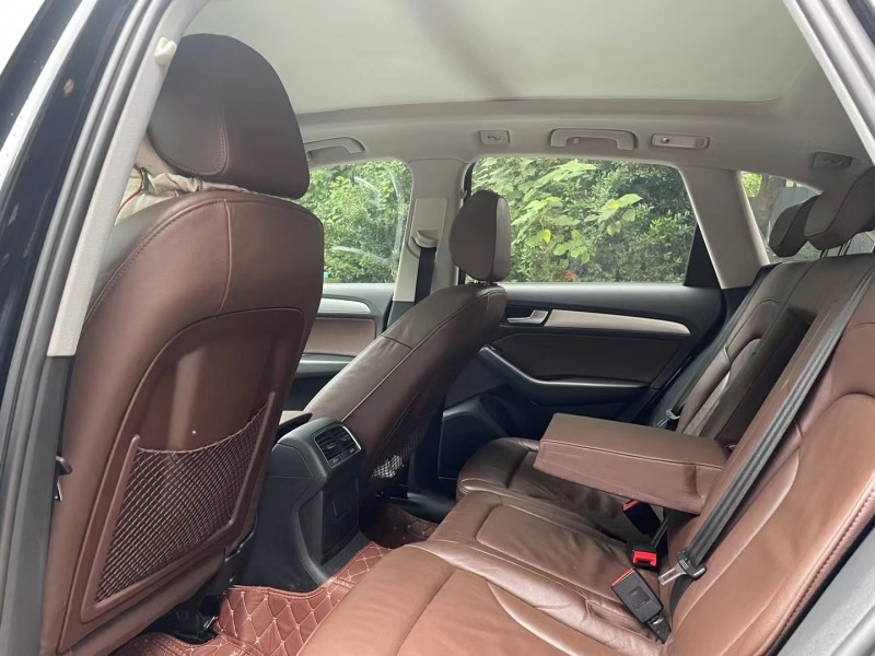 成都15年奥迪Q54