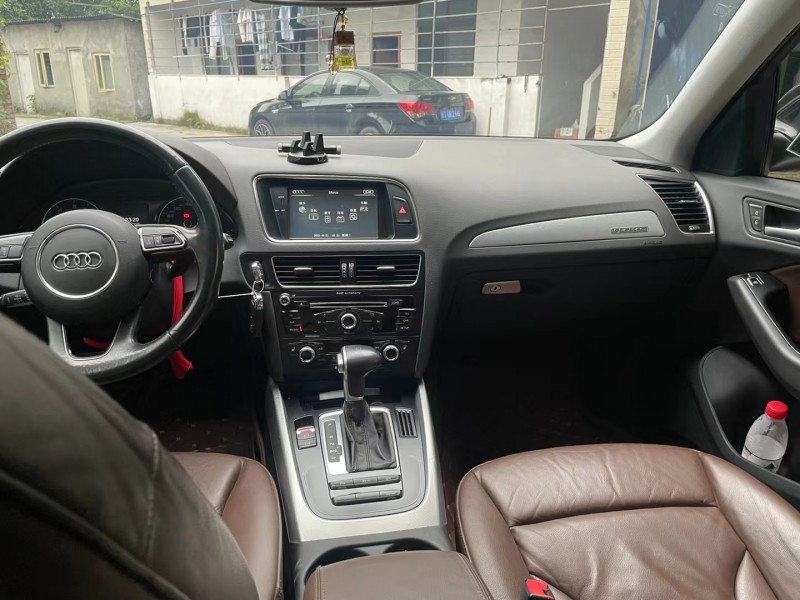 成都15年奥迪Q55