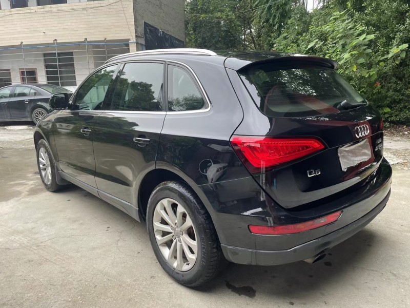 成都15年奥迪Q57