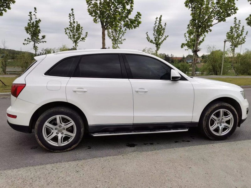 青岛10年奥迪Q54