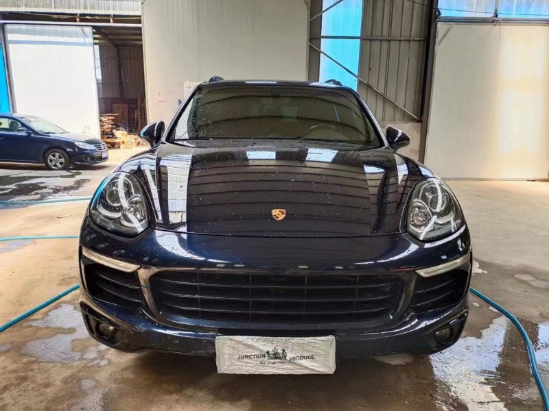 武汉15年保时捷卡宴1