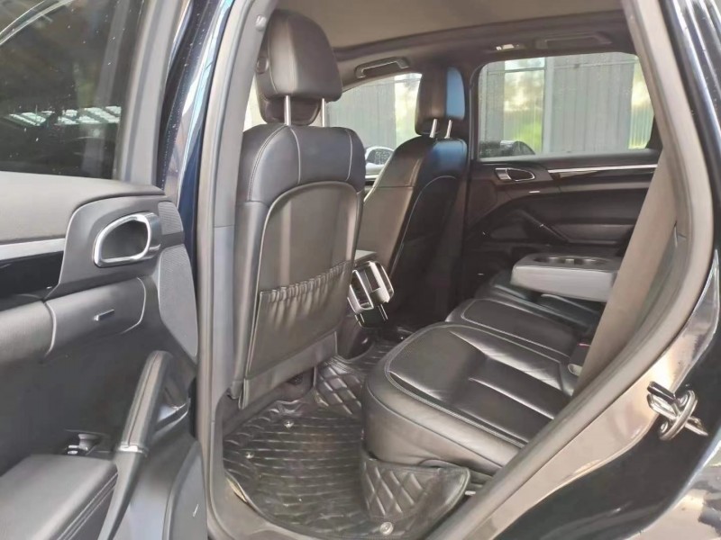 武汉15年保时捷卡宴6