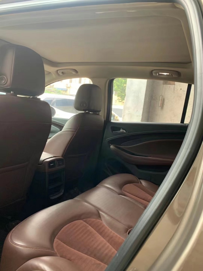 潍坊16年别克昂科威5