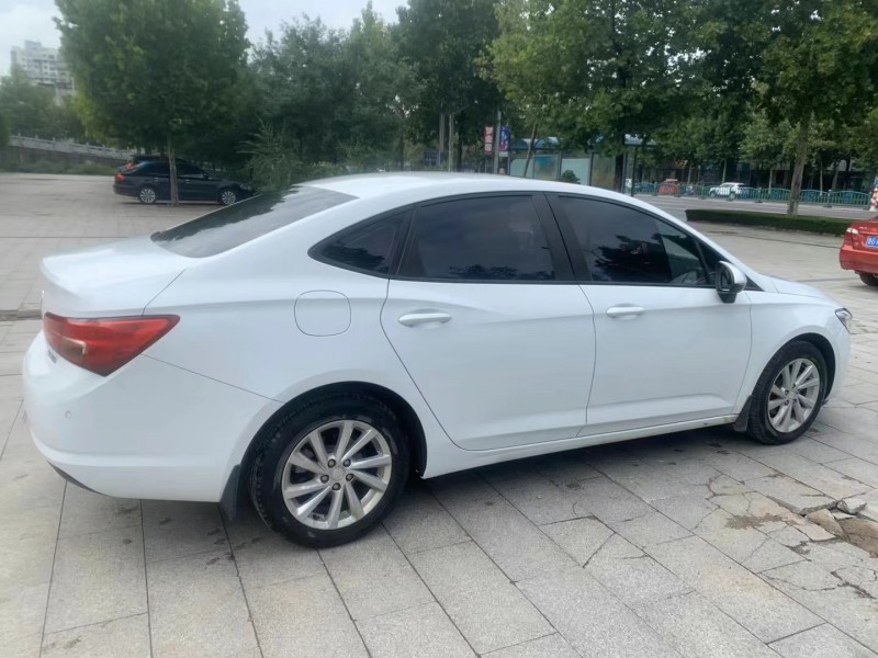 潍坊17年别克威朗7