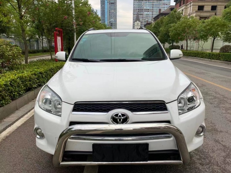 常德12年豐田RAV4榮放1