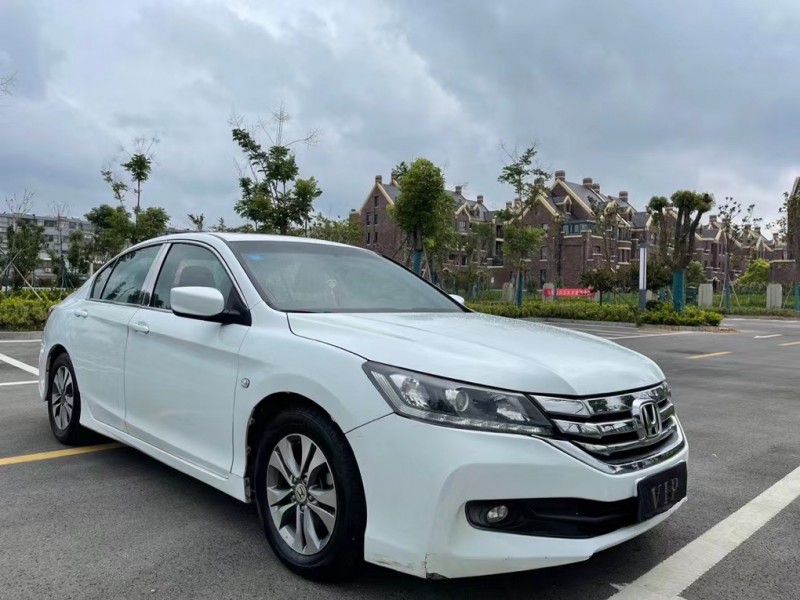 盐城14年本田雅阁2