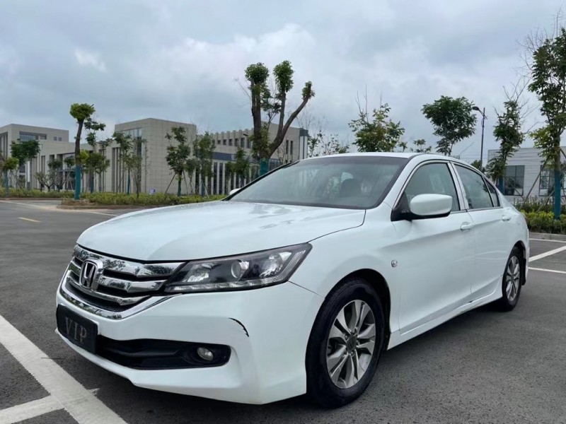 盐城14年本田雅阁3