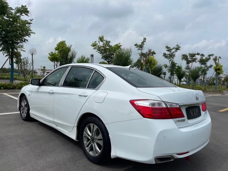 盐城14年本田雅阁5