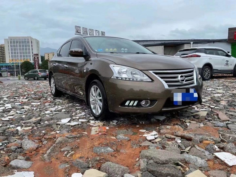 鄂州15年日產軒逸3