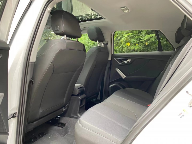 成都21年奥迪Q24