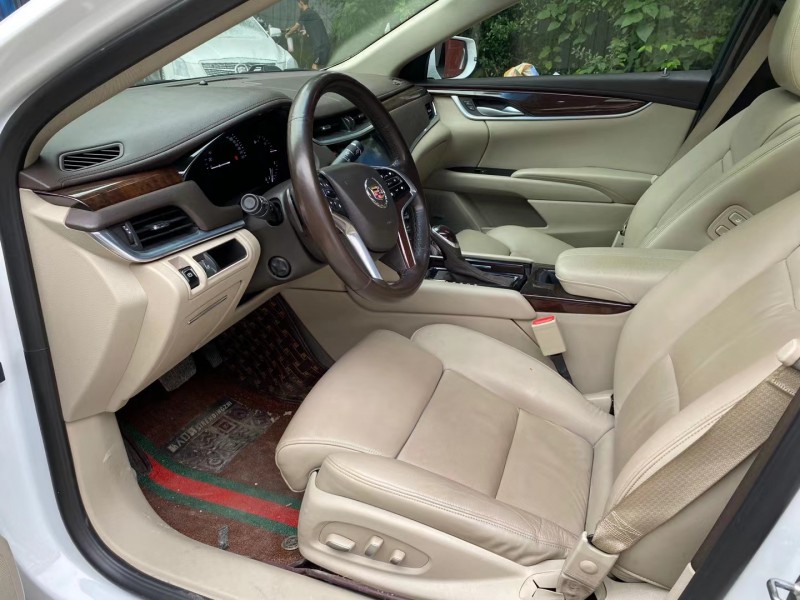 成都14年凯迪拉克XTS6