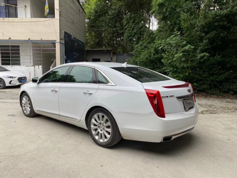成都14年凯迪拉克XTS9