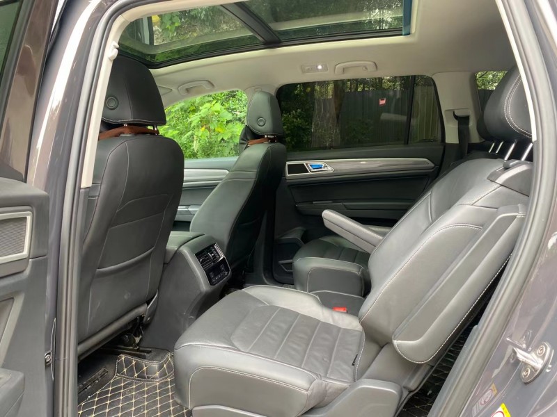 成都17年大众途昂4