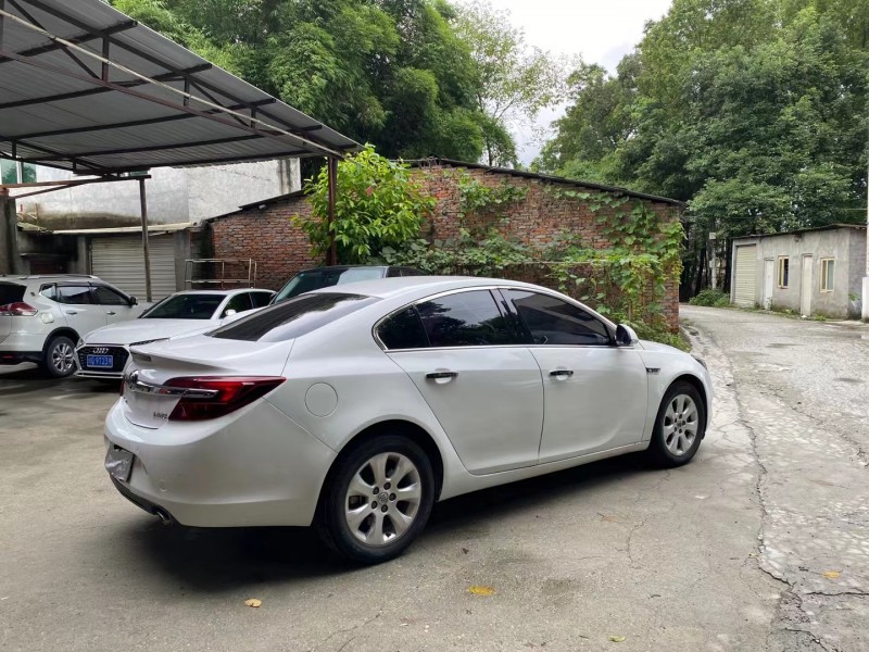 成都15年别克君威7