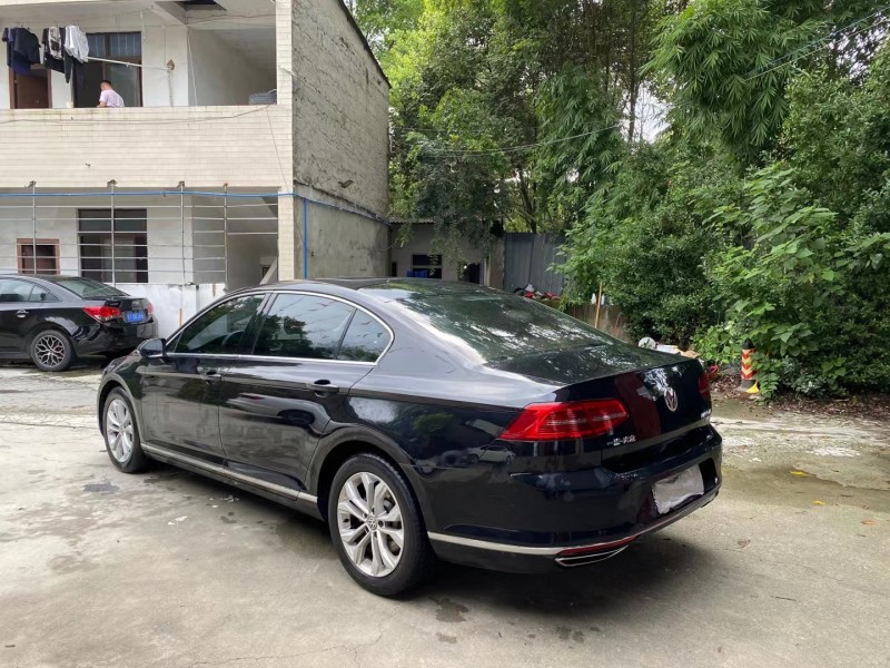 成都17年大众迈腾9