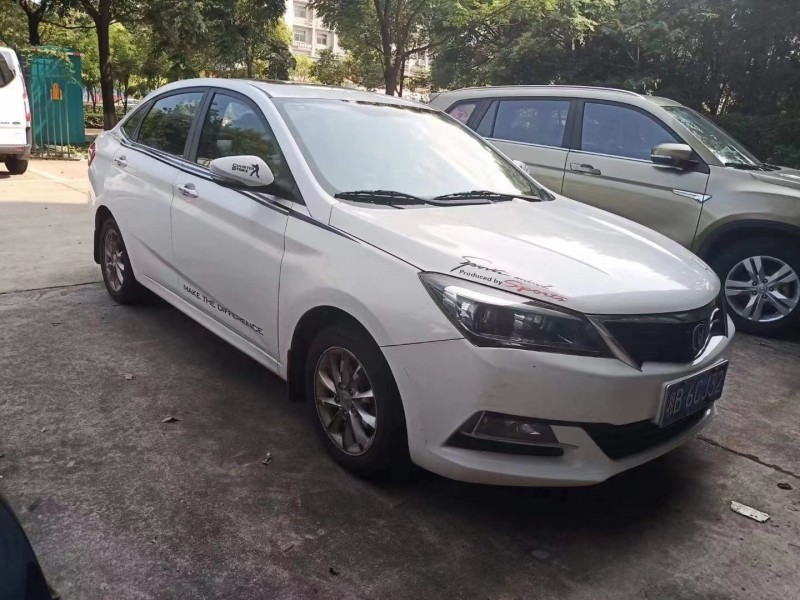 合肥15年長安汽車悅翔V71
