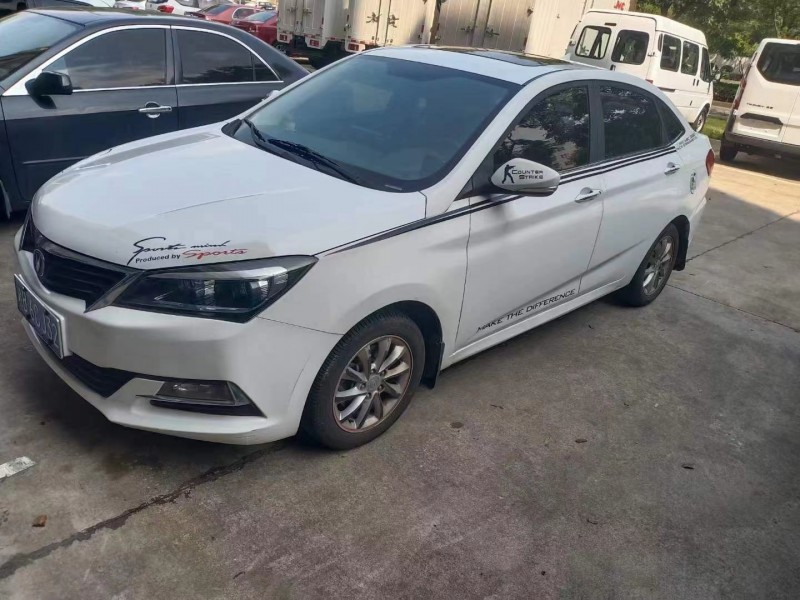 合肥15年長安汽車悅翔V76