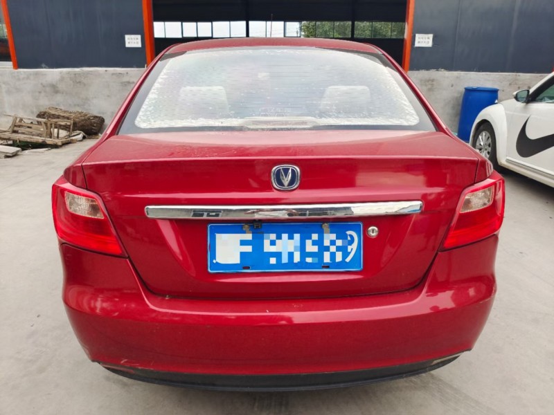 潍坊15年长安汽车悦翔V39