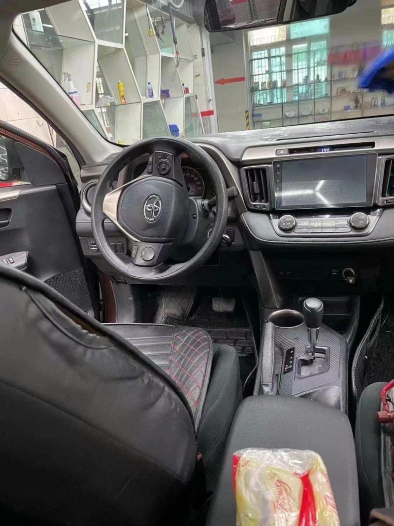 紹興15年豐田RAV4榮放6