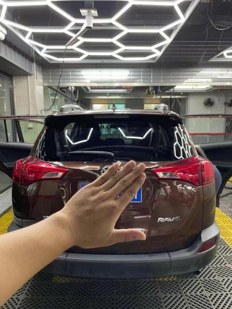 紹興15年豐田RAV4榮放7