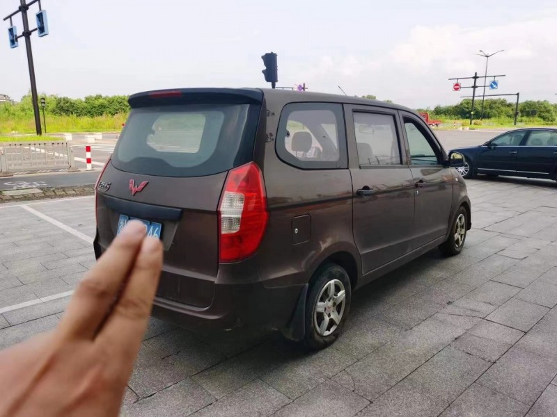 嘉興17年五菱汽車宏光8