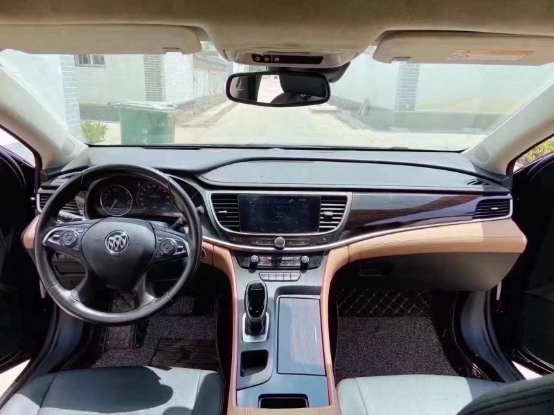 潍坊18年别克君越4