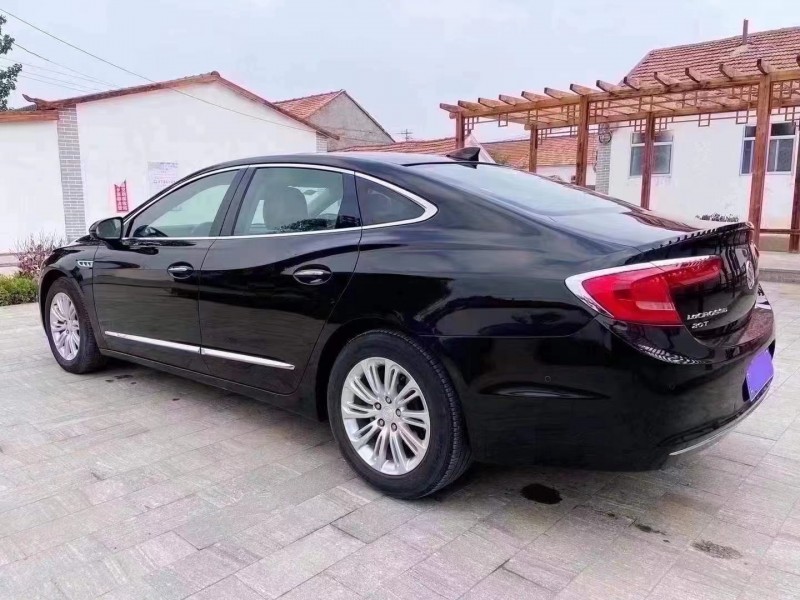 潍坊18年别克君越6