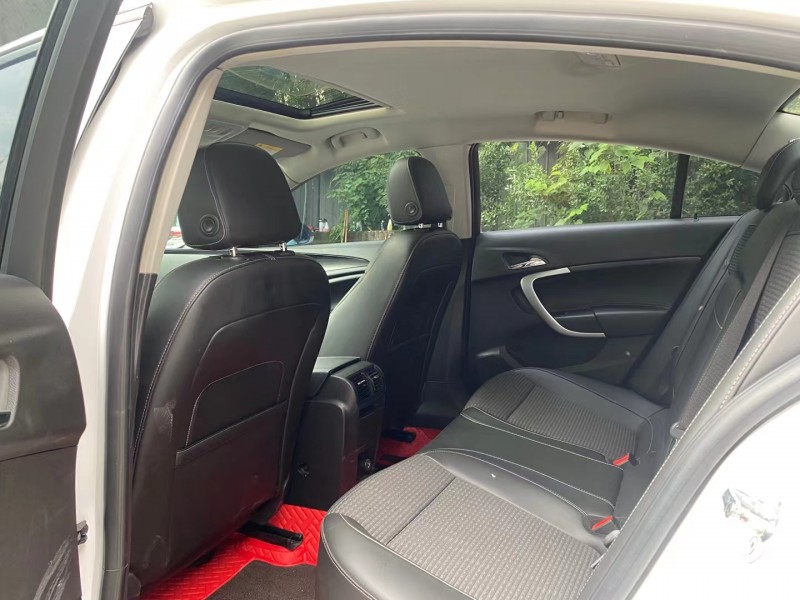 成都16年别克君威4