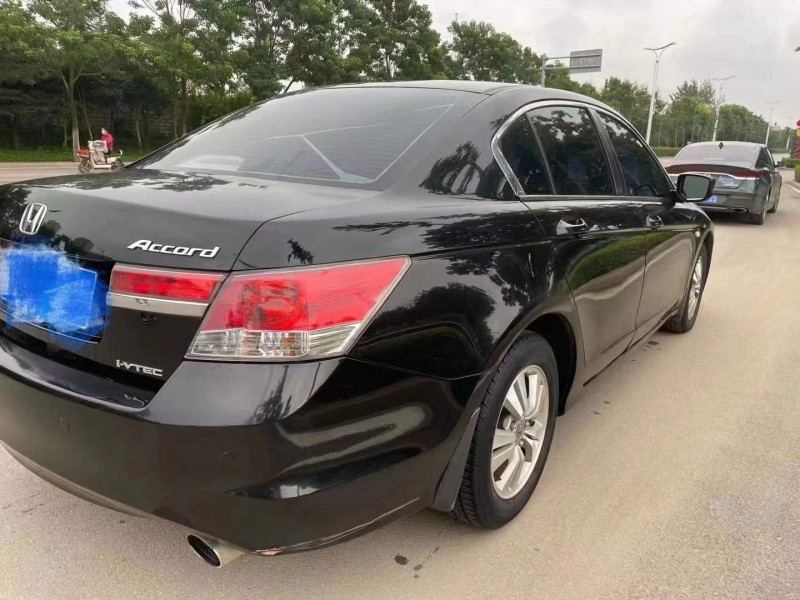 济宁11年本田雅阁9