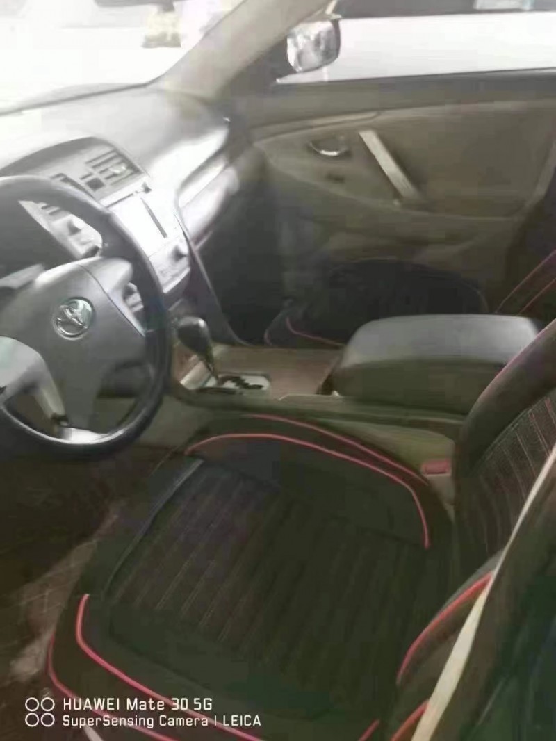 保定13年丰田凯美瑞6