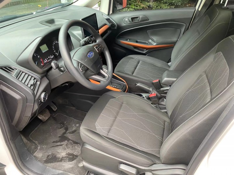 成都20年福特翼搏6