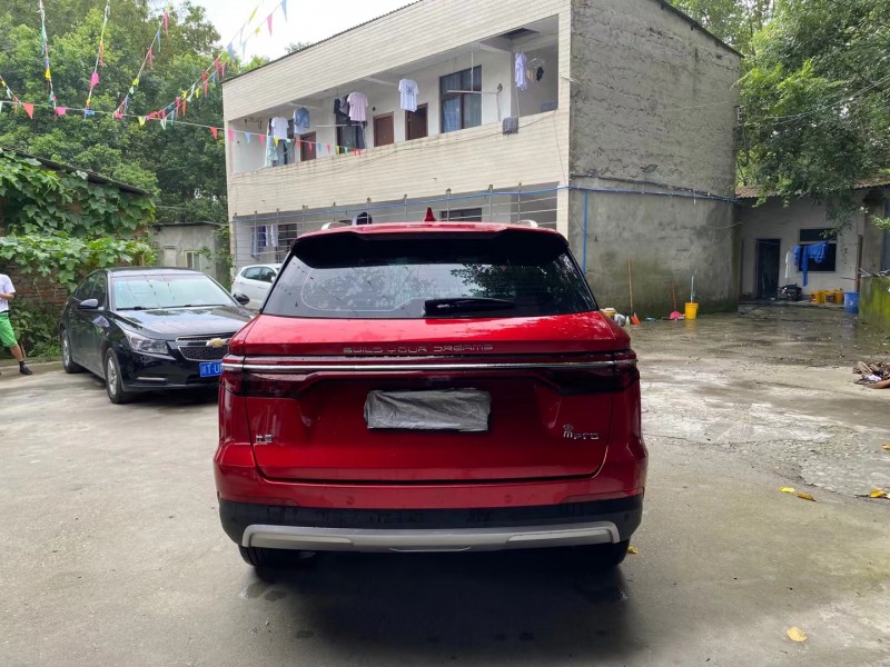 成都20年比亚迪宋8