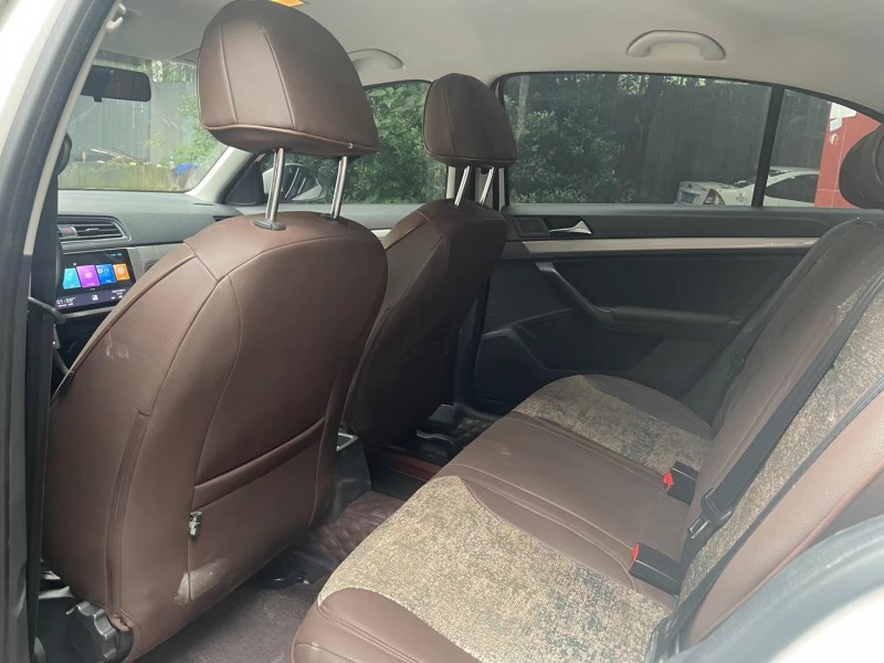 成都20年大众朗逸5