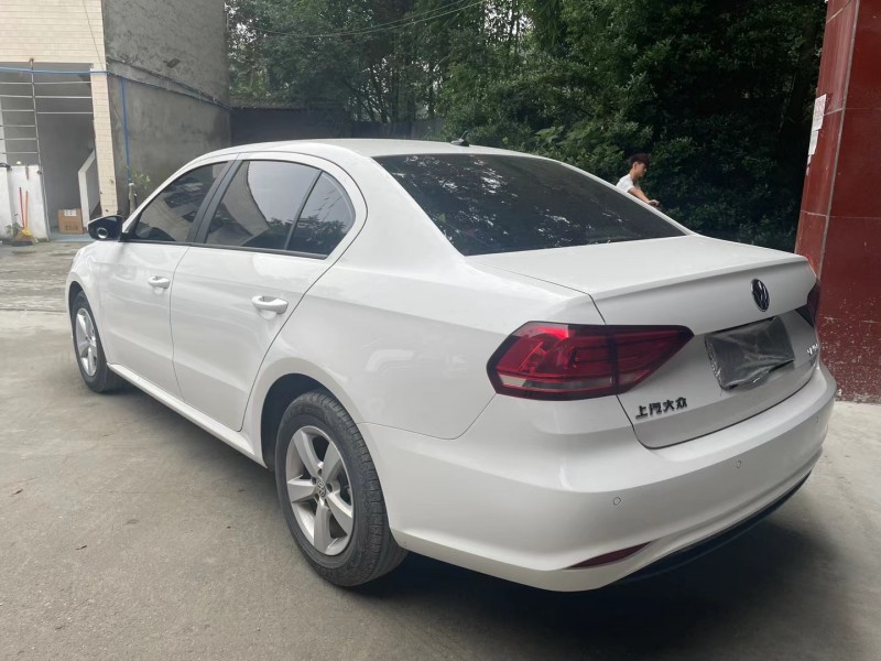 成都20年大众朗逸7