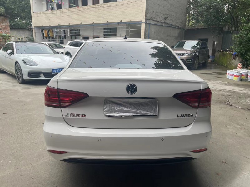 成都20年大众朗逸8